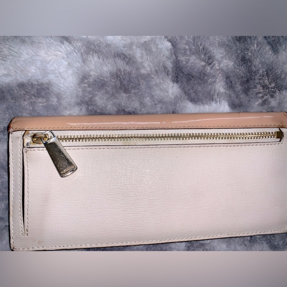 Coach leather wallet, cream and white. - Picture 5 of 6